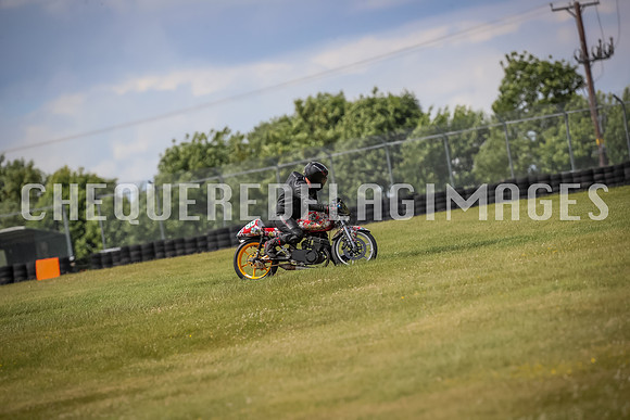 BI5I0899