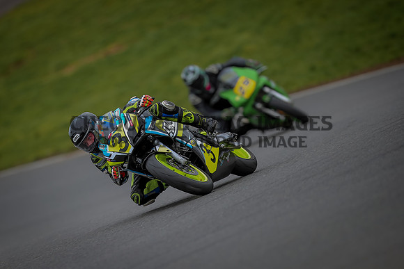 BI5I2895