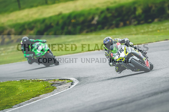 BI5I3706