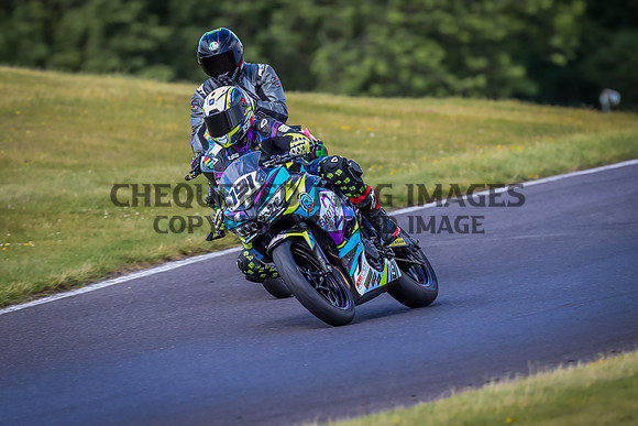 BI5I3049