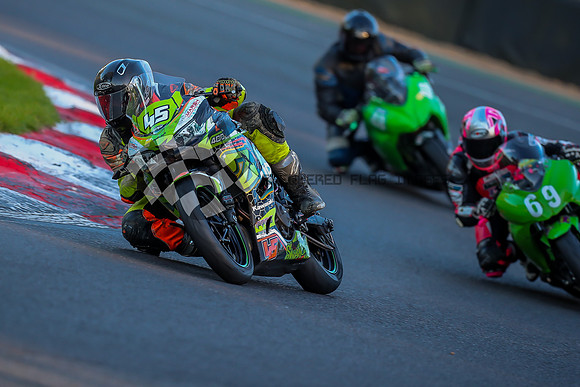 BI5I3726