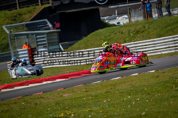 B1521122